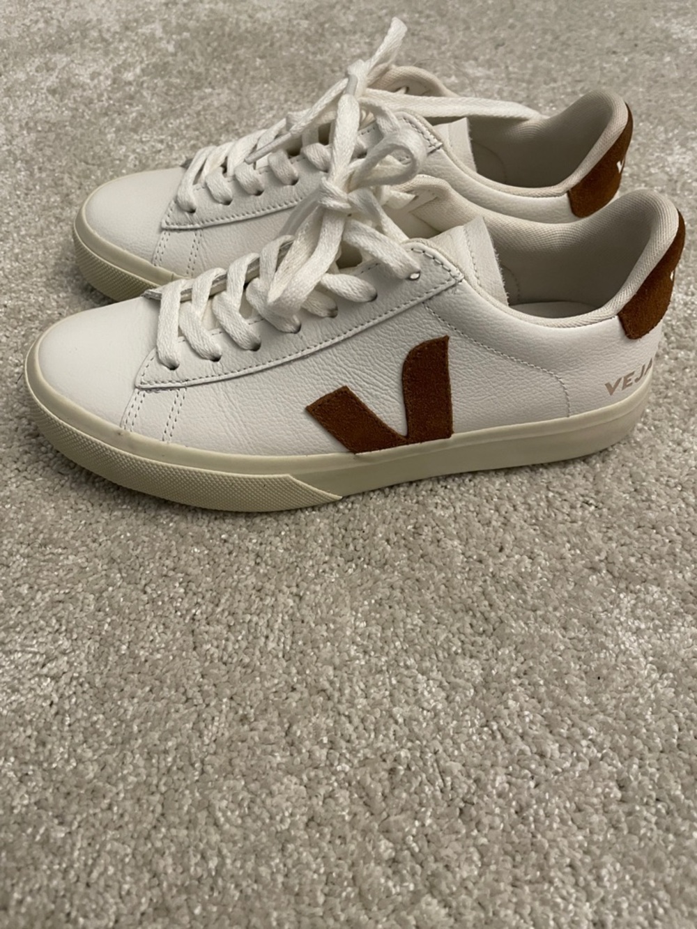 Veja campo leather cognac size 38